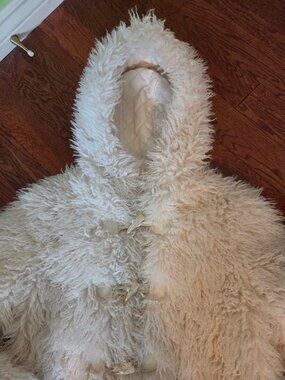 Adorable faux fur duffle coat, size L